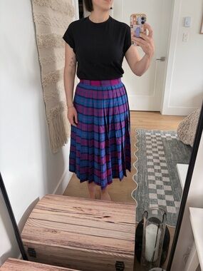 Vintage Wool Pleated Midi Skirt in Blue and Purple Plaid Size Small